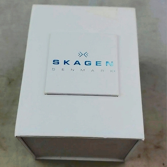 LIKE NEW SKAGEN WOMEN'S "LENORA" WATCH, w/ SWAROVSKI CRYSTALS, STYLE NO. 456SSS - Picture 11 of 11